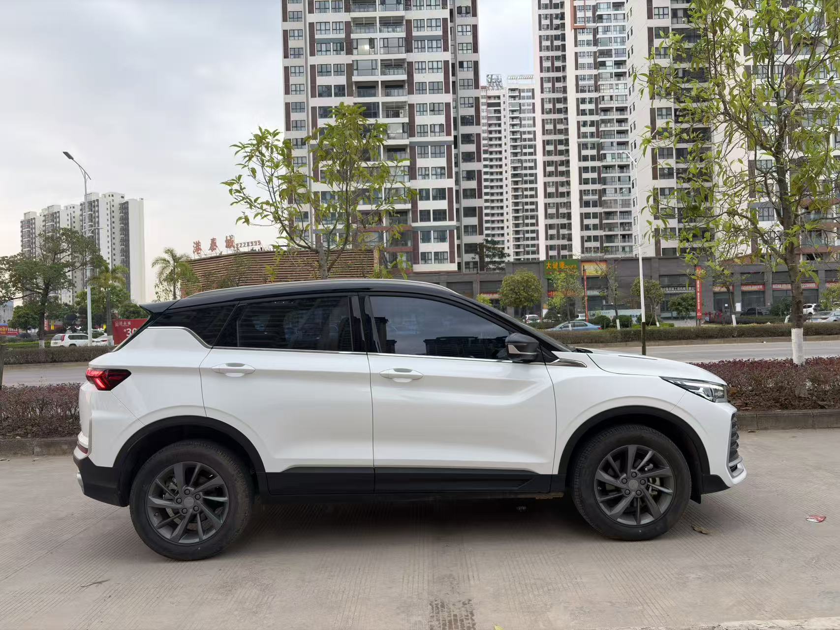GEELY Coolray 2024 car image #7