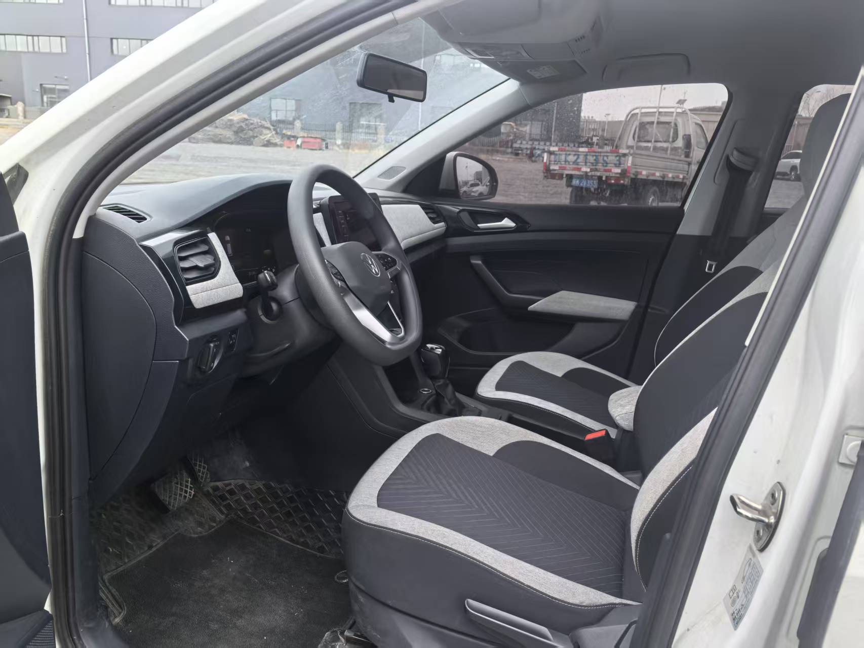 Volkswagen Tharu 2024 car image #10