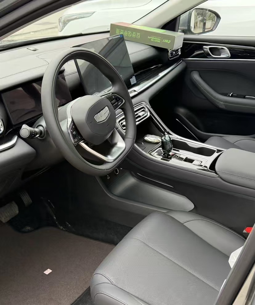 GEELY Emgrand 2025 car image #3