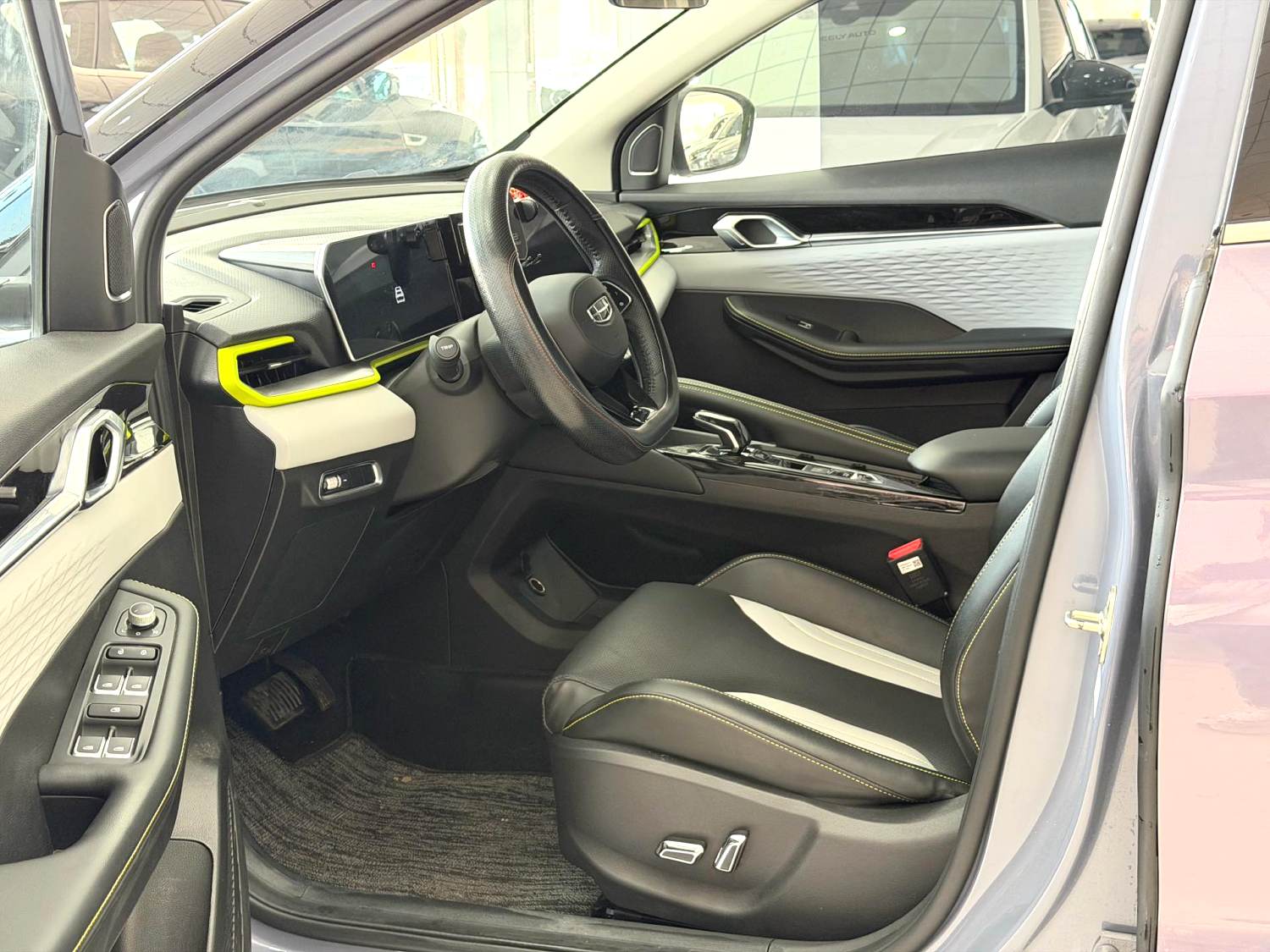 GEELY Coolray 2023 #3 GEELY Coolray 2023 car image #3