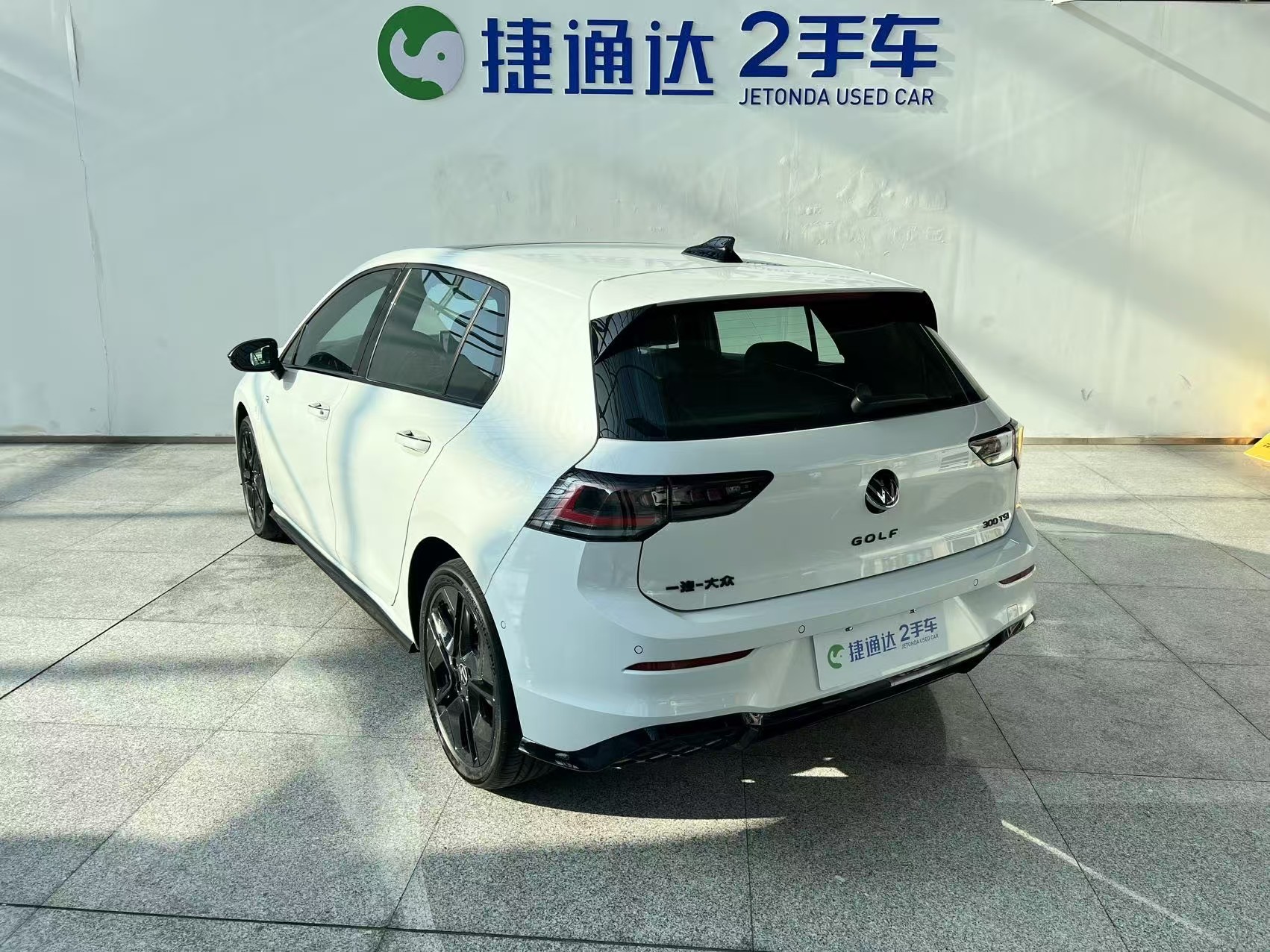 Volkswagen Golf 2024 car image #9
