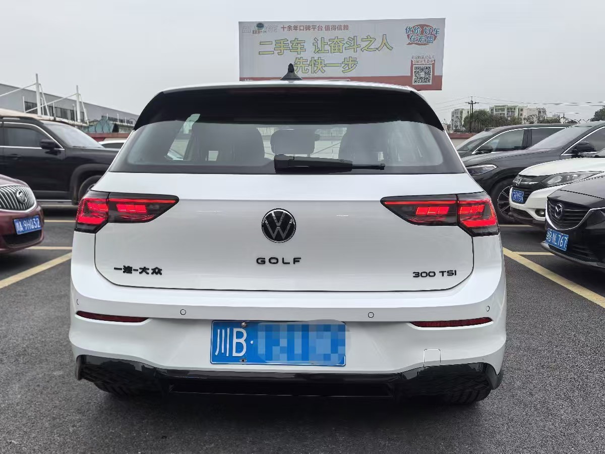 Volkswagen Golf 2024 car image #6