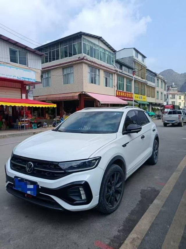 Volkswagen T-Roc 2024 Volkswagen T-Roc 2024 car image