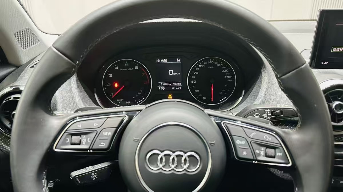 Audi Q2L 2023 صورة سيارة #2