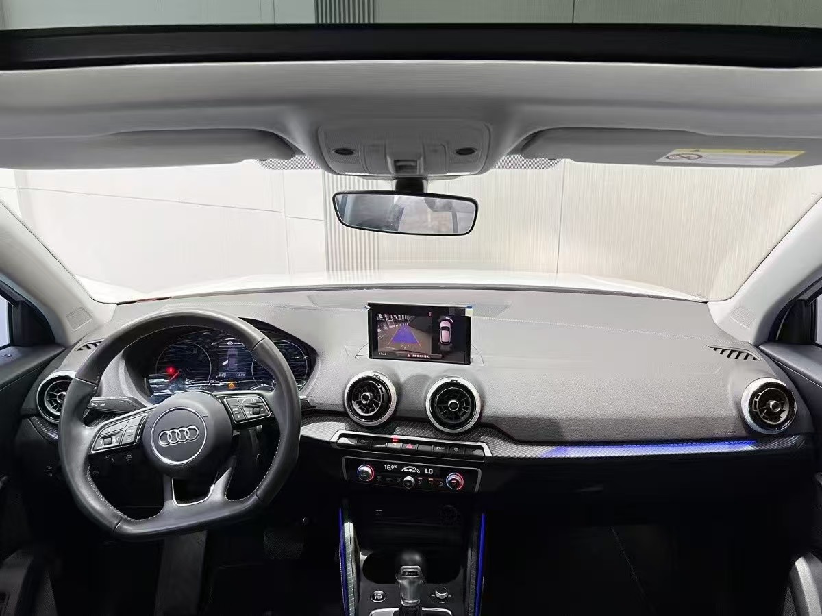 Audi Q2L 2023 صورة سيارة #4