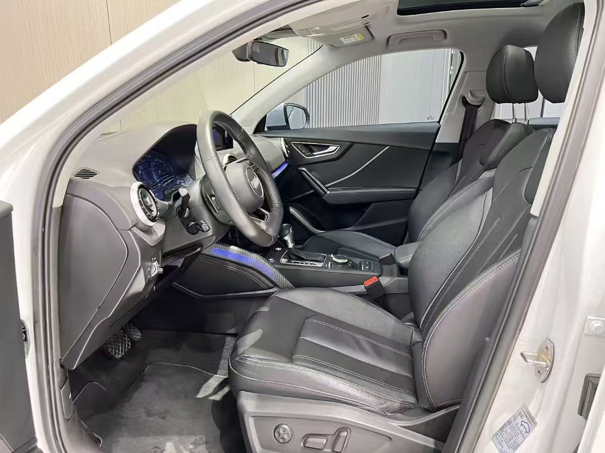 Audi Q2L 2023 صورة سيارة #11