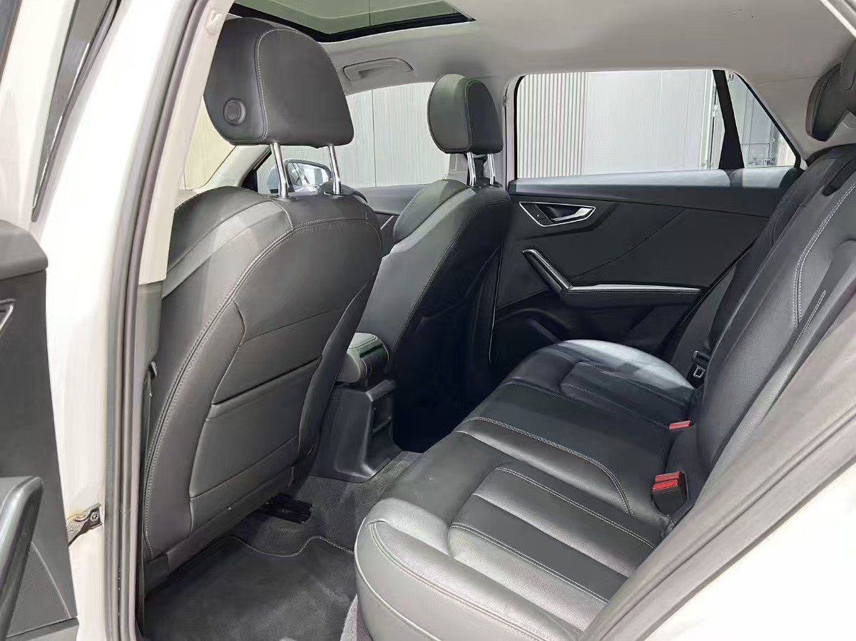 Audi Q2L 2023 صورة سيارة #7