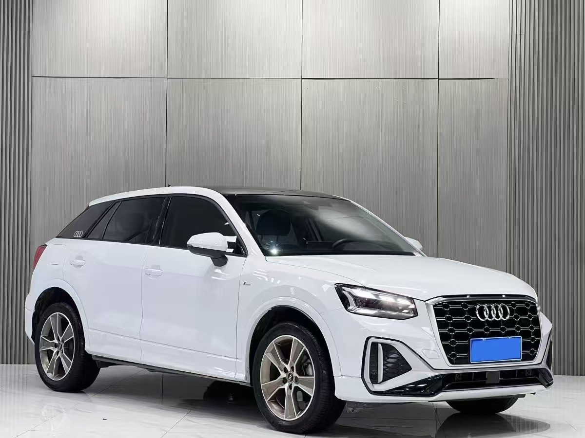 Audi Q2L 2023 صورة سيارة #13