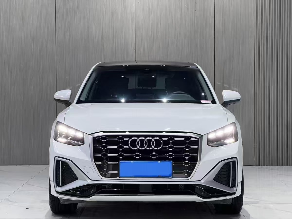 Audi Q2L 2023 صورة سيارة #3