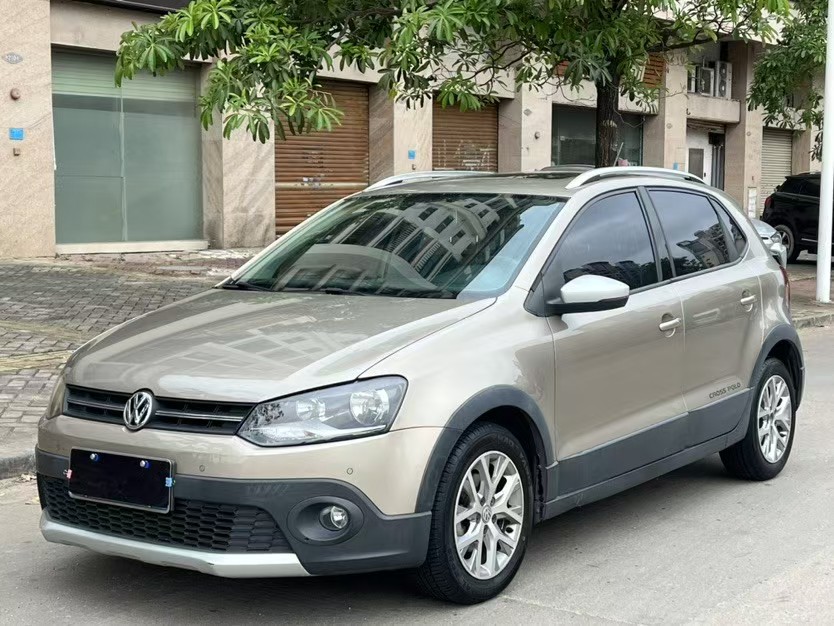 Volkswagen Polo 2016 Volkswagen Polo 2016 car image