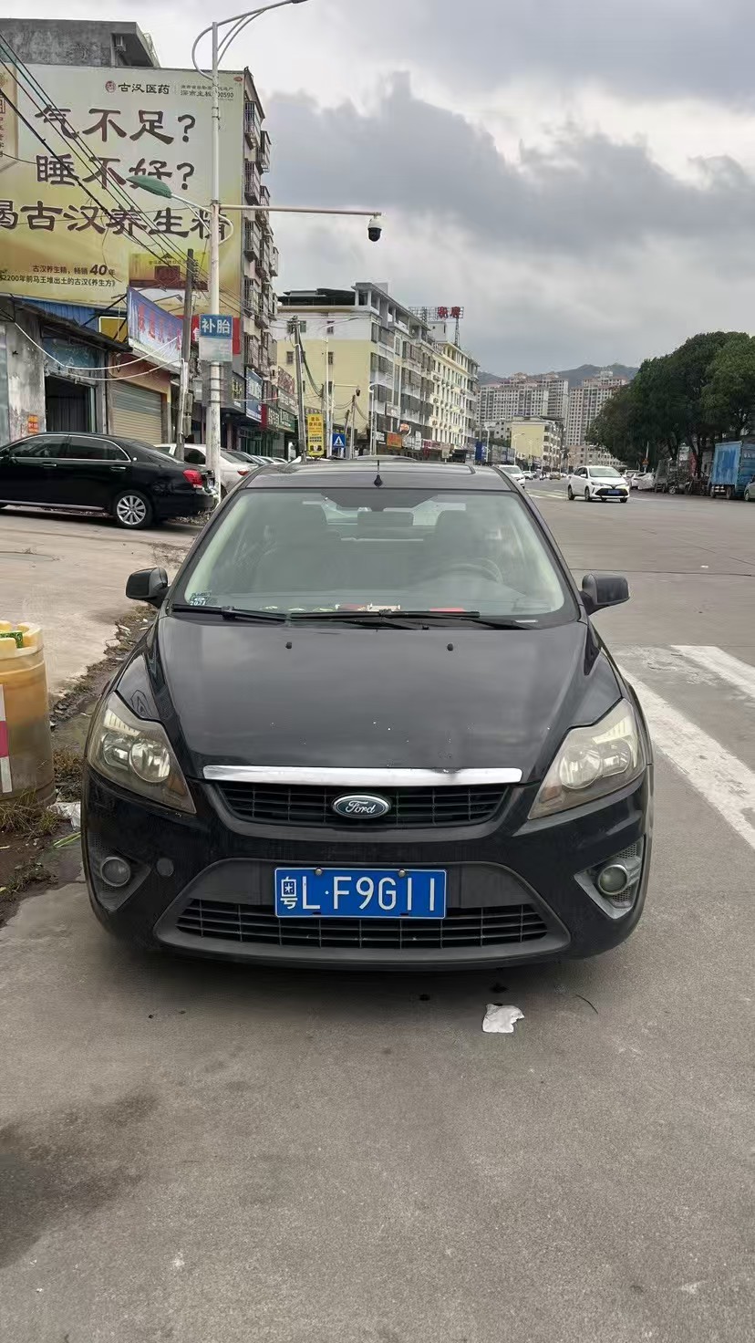 Ford Focus 2011 صورة سيارة #3