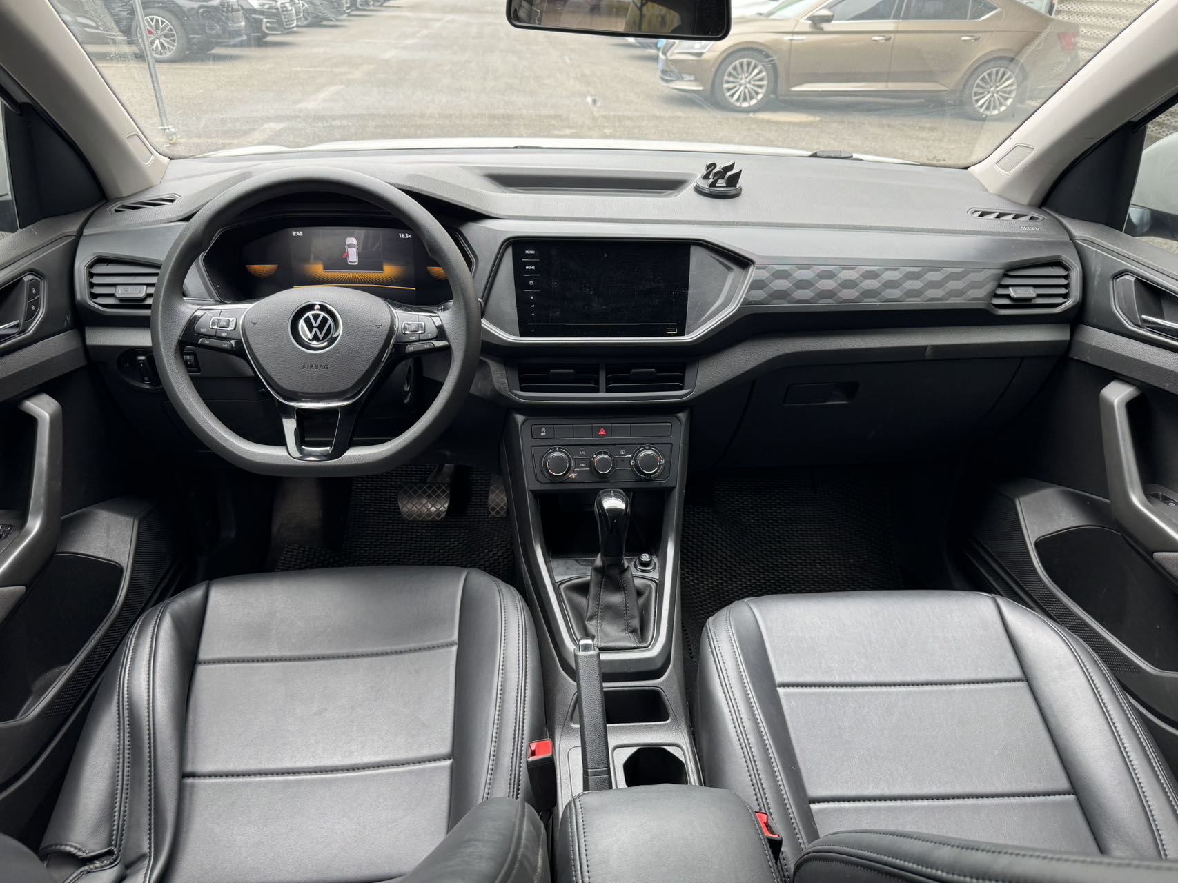 Volkswagen T-Cross 2023 #5 Volkswagen T-Cross 2023 car image #5
