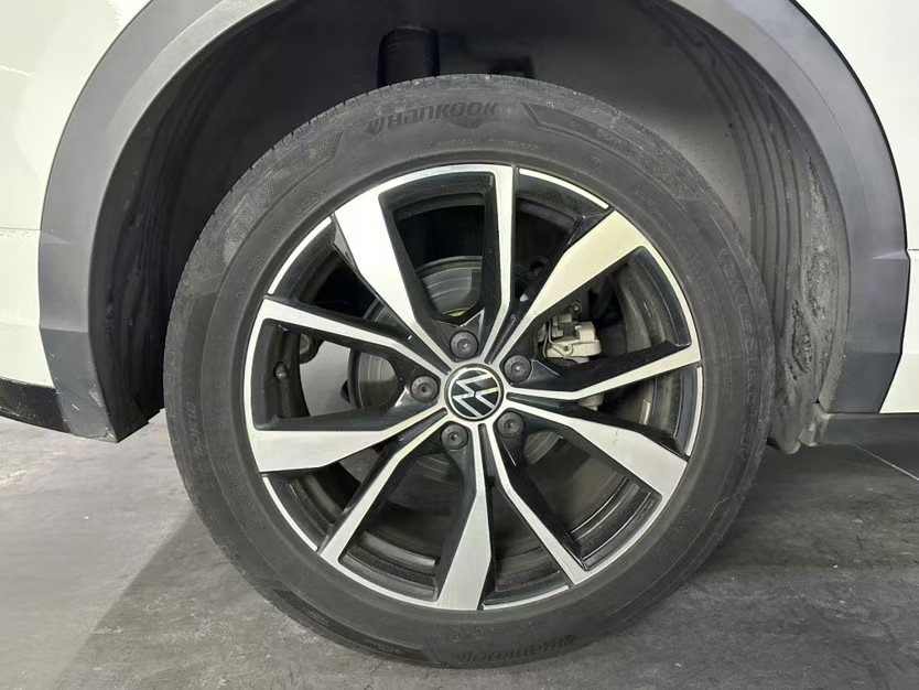 Volkswagen T-Roc 2023 car image #7