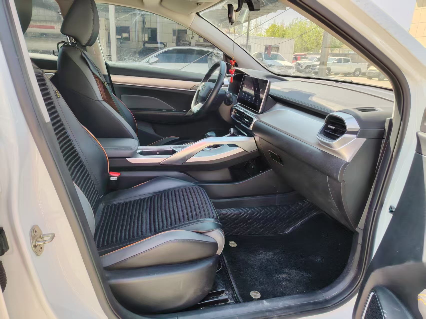 GEELY Coolray 2023 car image #5