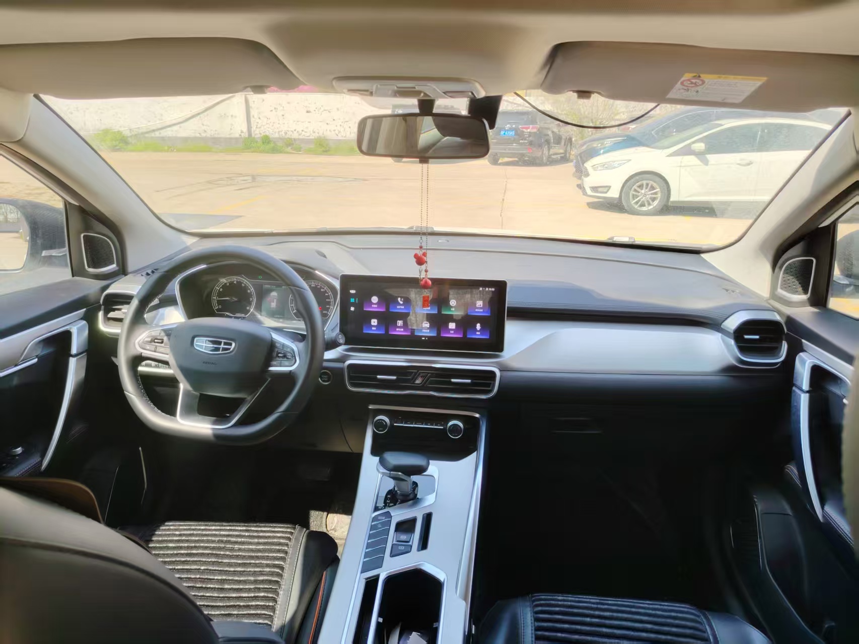 GEELY Coolray 2023 car image #7