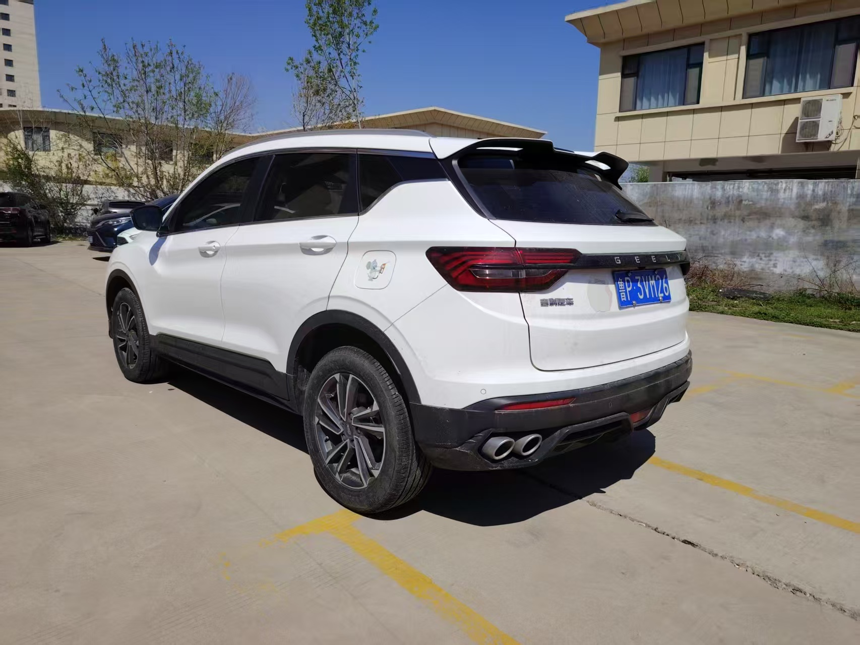 GEELY Coolray 2023 car image #9