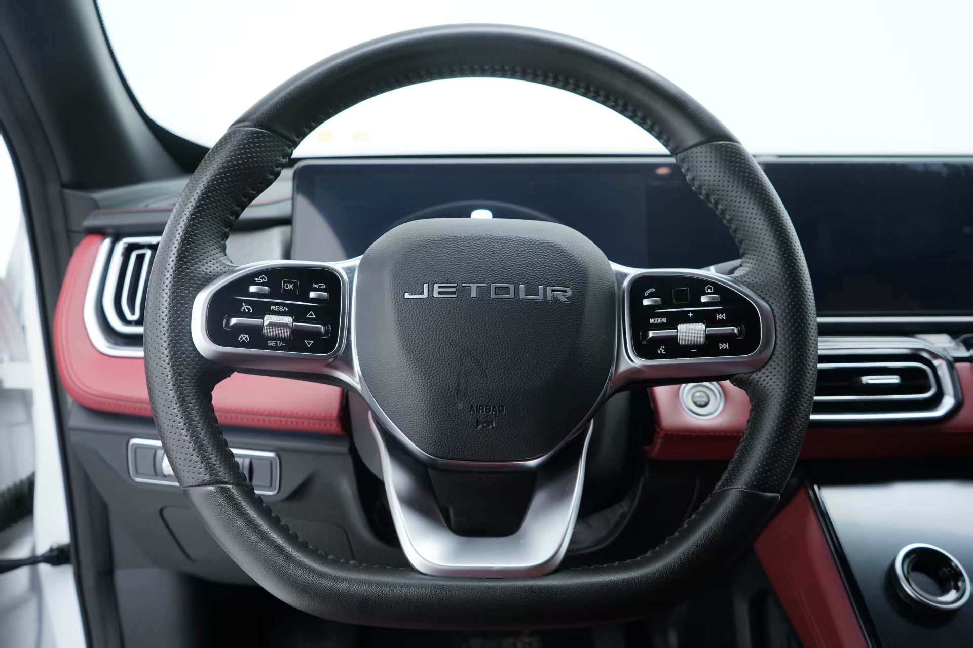 Jetour X70 PLUS 2024 #13 Jetour X70 PLUS 2024 car image #13