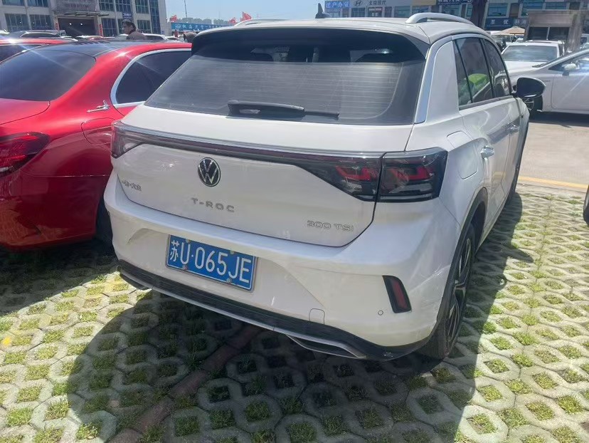 Volkswagen T-Roc 2024 car image #4