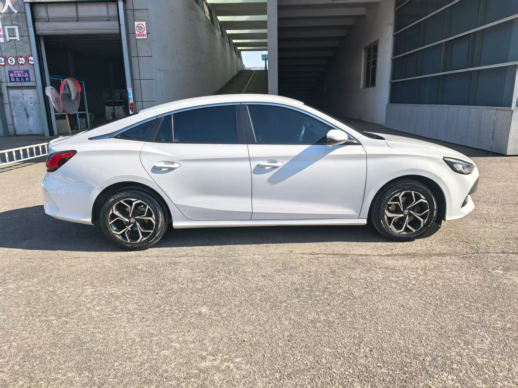 MG 5 2023 car image #17