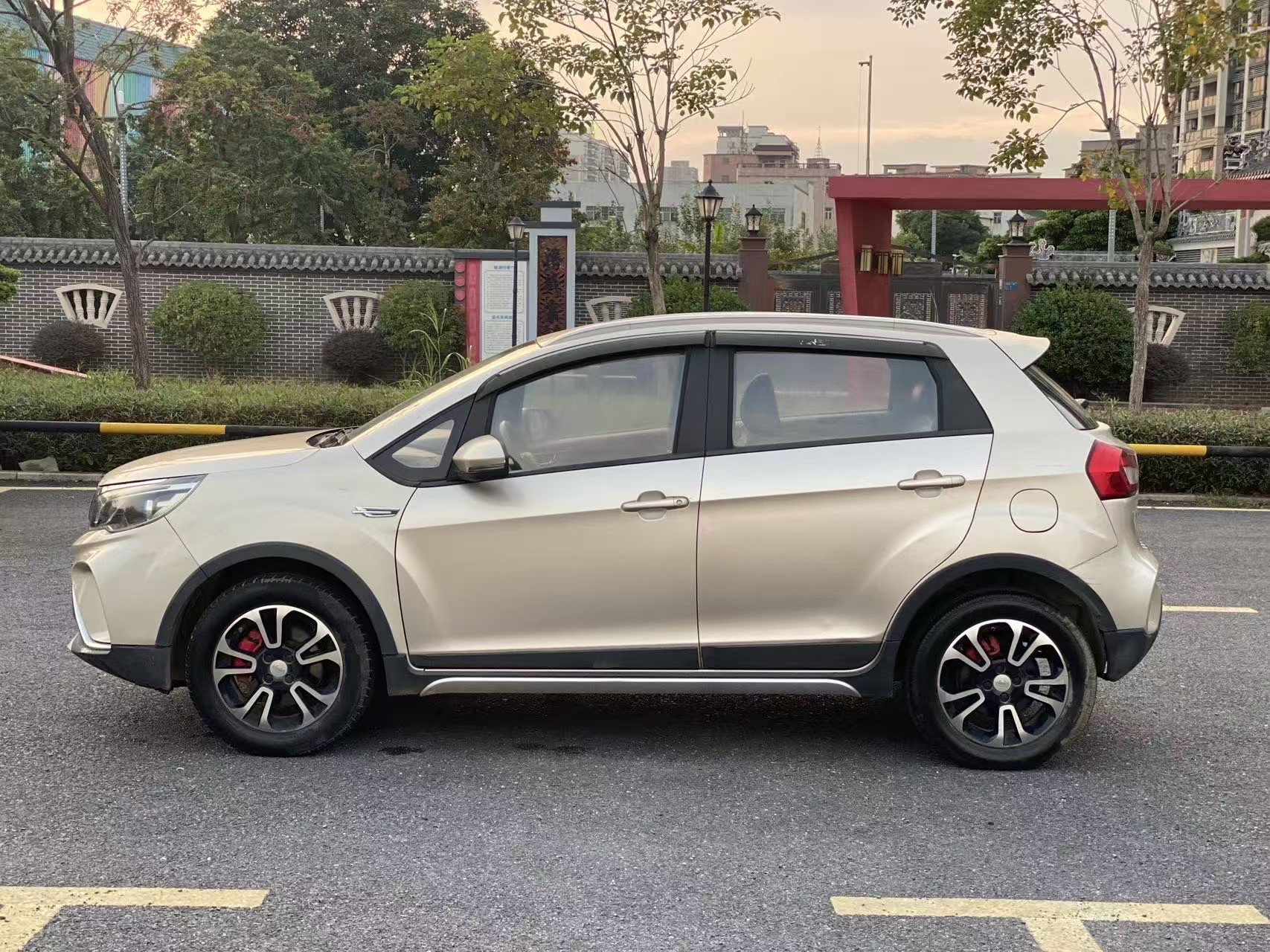 GEELY Vision X3 2017 image de voiture #3