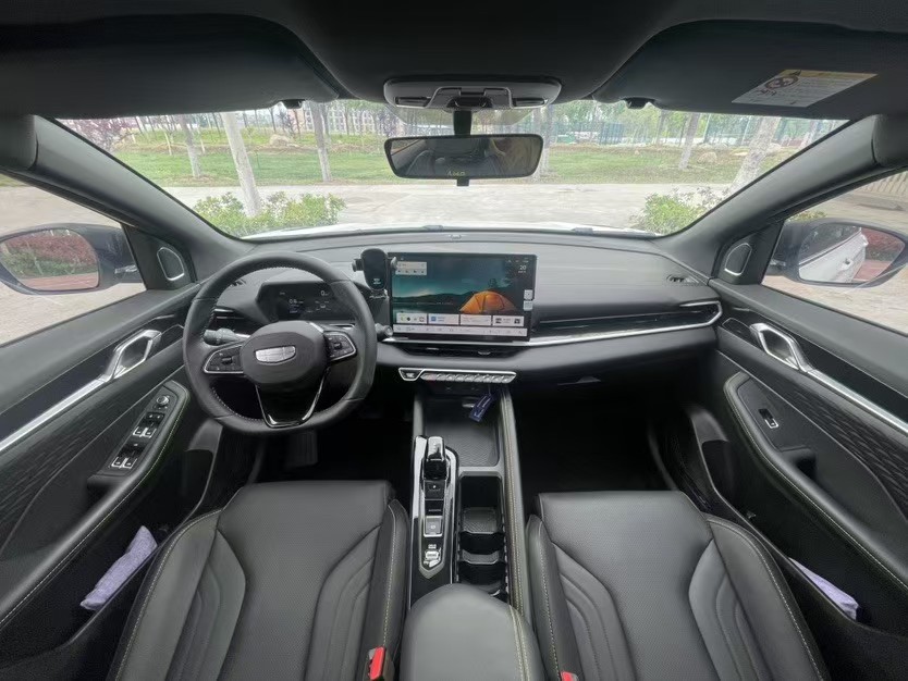 GEELY Coolray 2025 immagine di auto #6