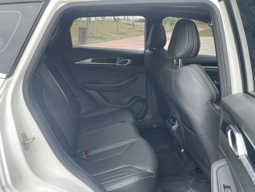 GEELY Coolray 2025 immagine di auto #4