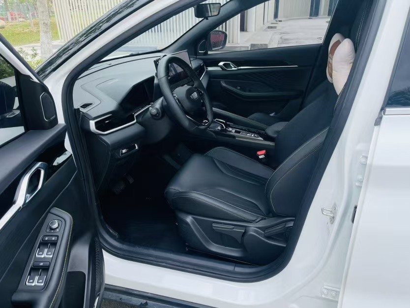 GEELY Coolray 2025 immagine di auto #12