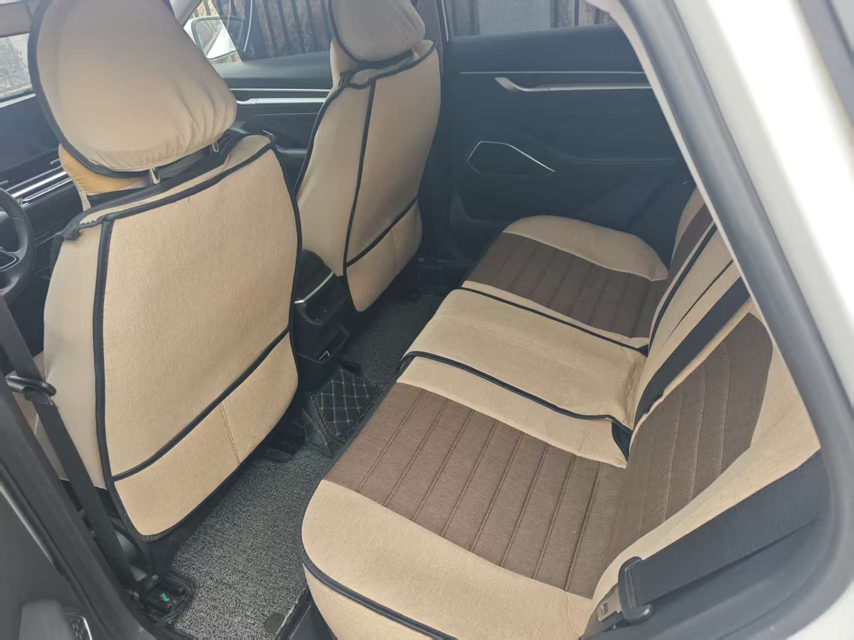 GEELY Emgrand 2023 car image #2
