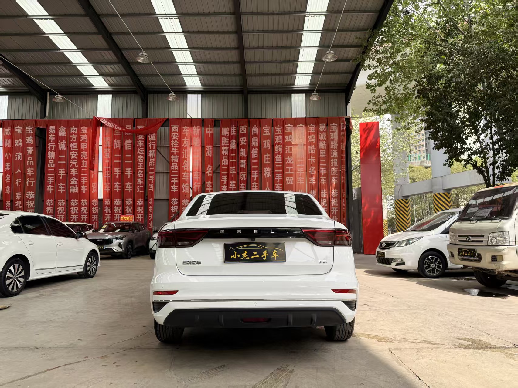 GEELY Emgrand 2024 imagen de coche #8