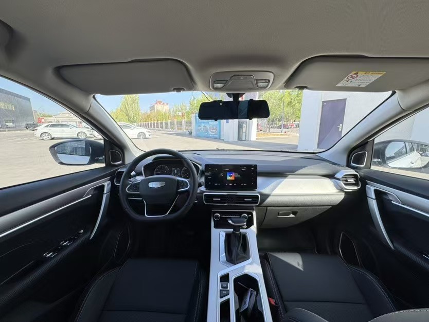 GEELY Coolray 2024 imagen de coche #9