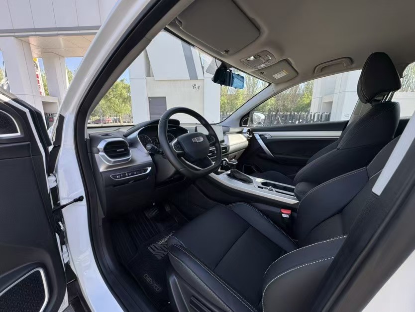 GEELY Coolray 2024 imagen de coche #2