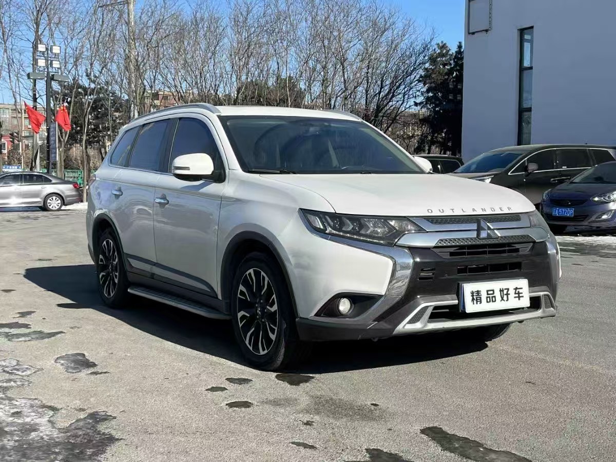 2019 car image #7