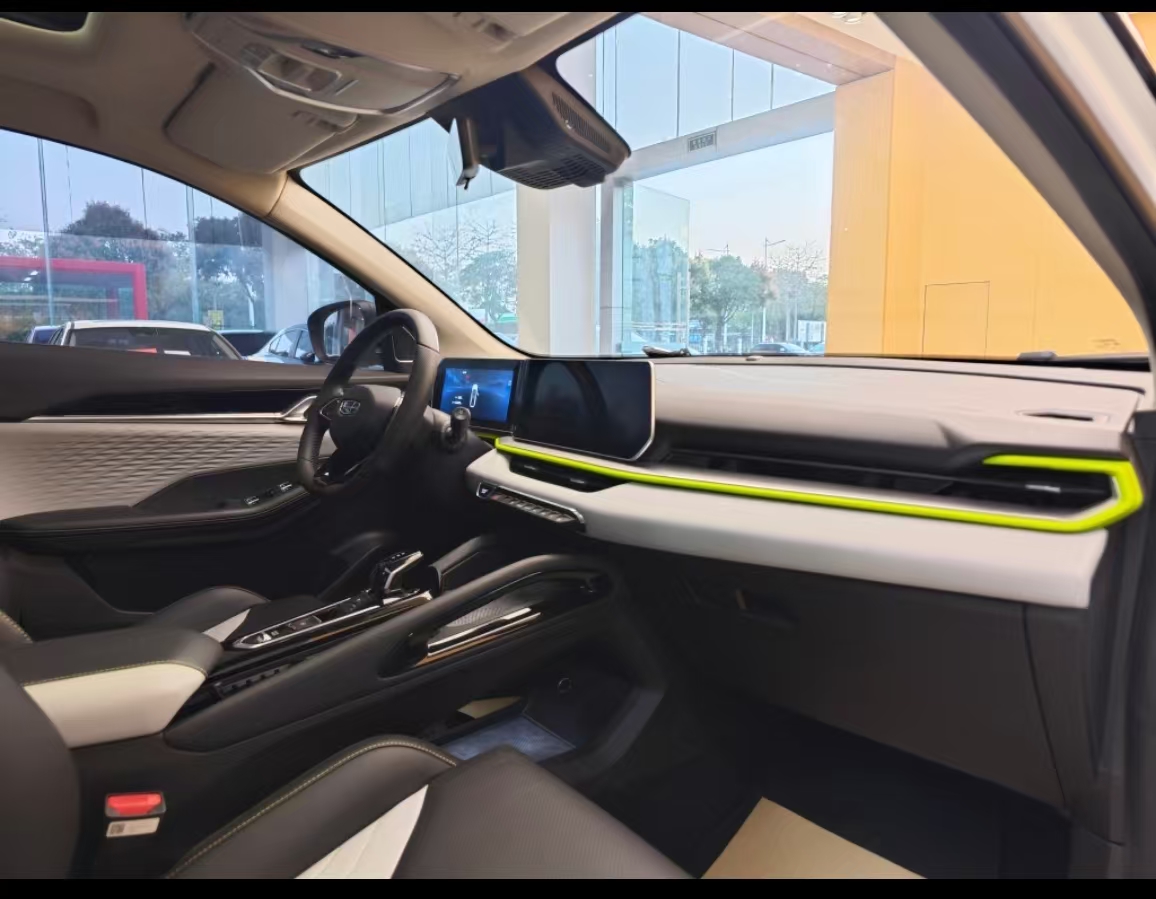 GEELY Coolray 2022 #16 GEELY Coolray 2022 car image #16