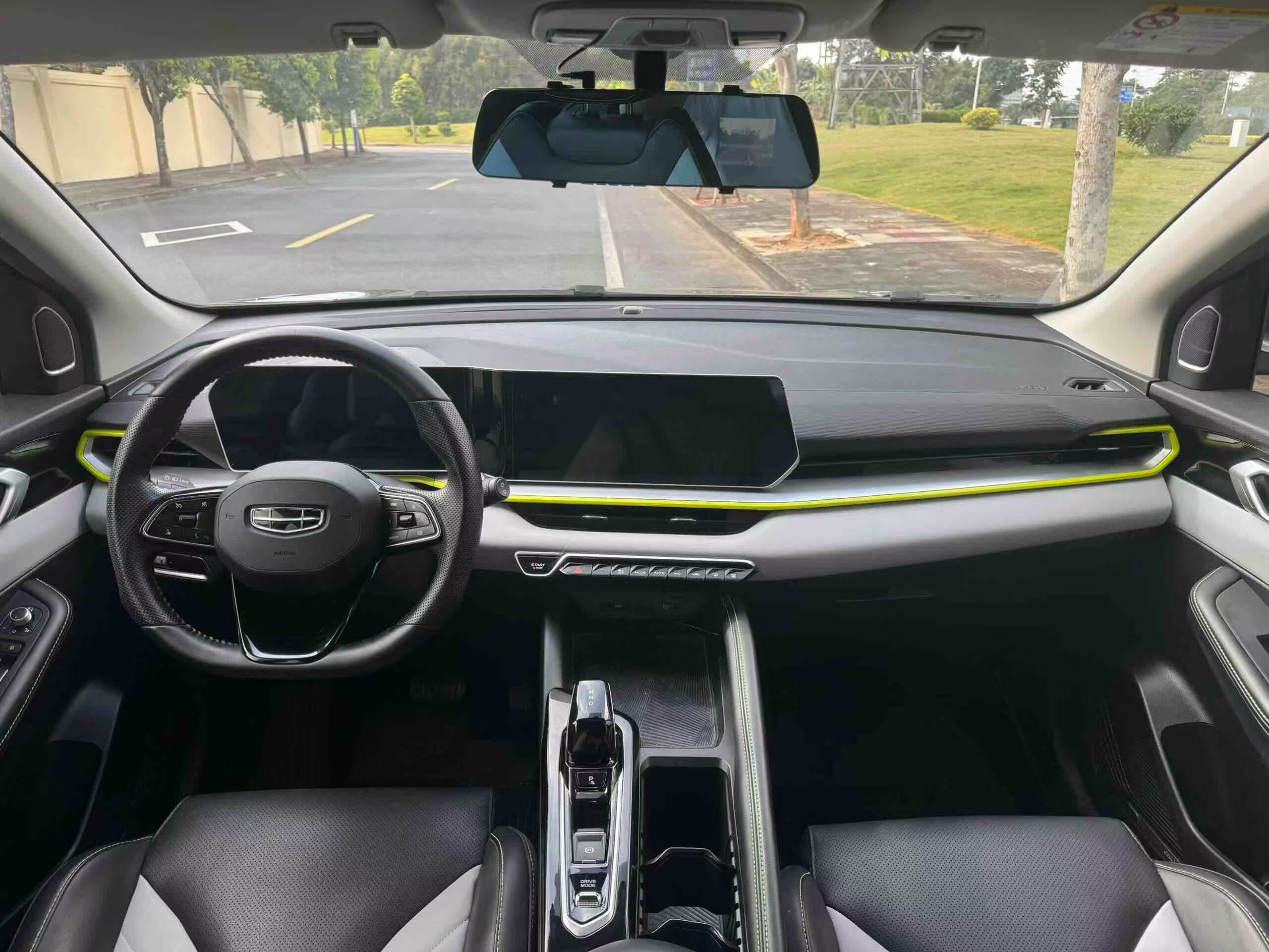 GEELY Coolray 2023 car image #8