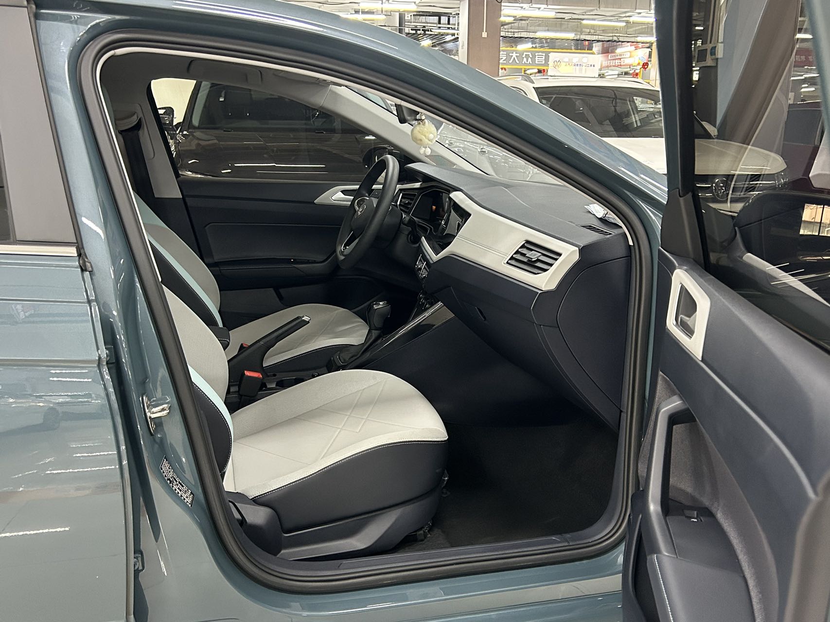 Volkswagen Lavida 2023 car image #9