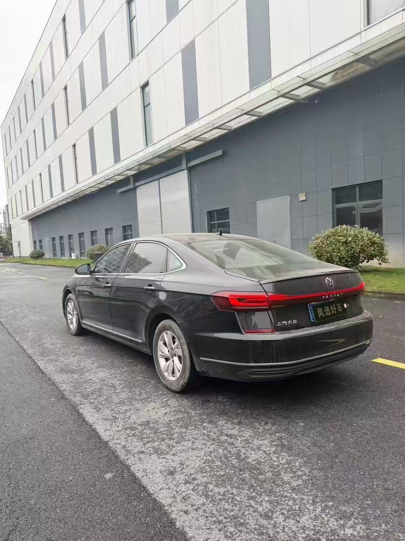 Volkswagen Passat 2025 image de voiture #4