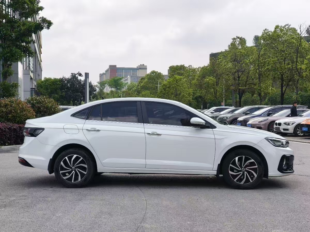 Volkswagen Lavida 2023 car image #6