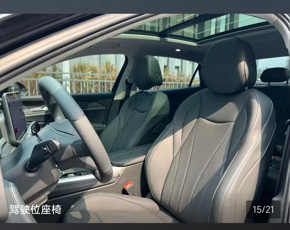 Volkswagen Passat 2025 image de voiture #6