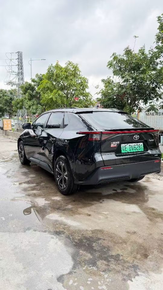 Toyota bZ4X 2023 car image #2