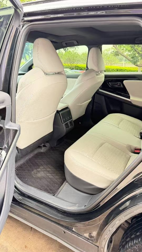 Toyota bZ4X 2023 car image #5