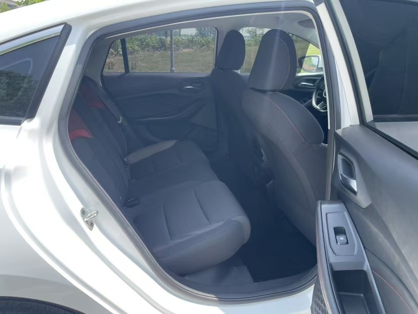 MG 5 2024 car image #2