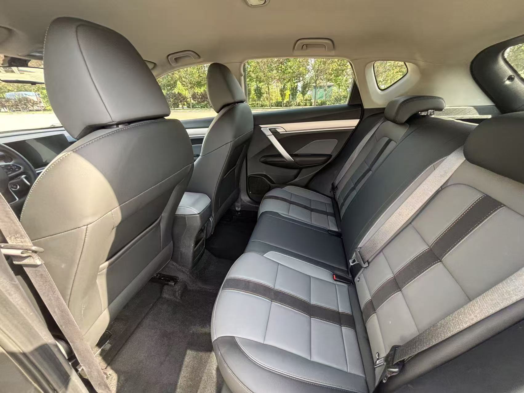 GEELY Coolray 2024 car image #2