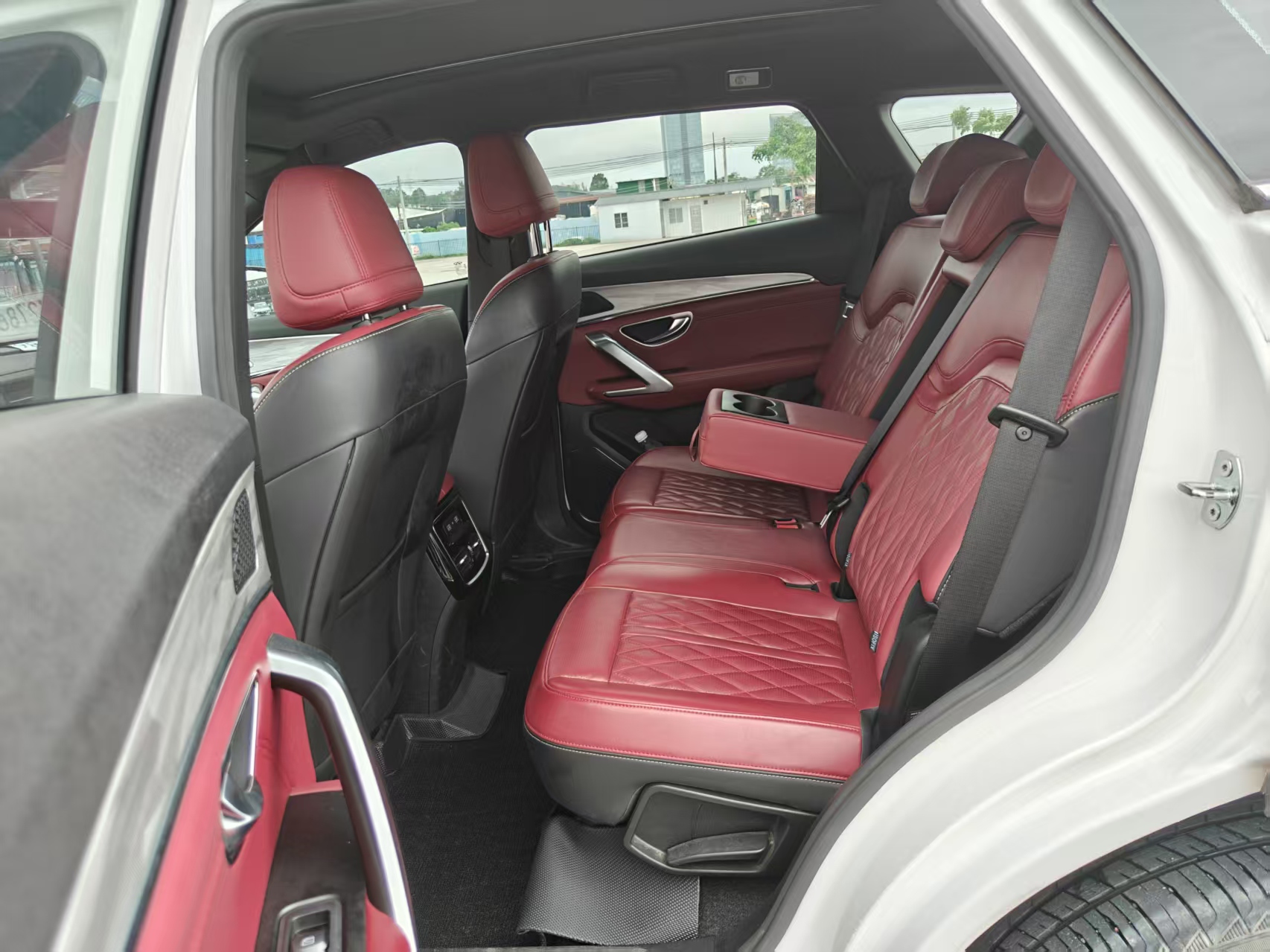 Jetour X70 PLUS 2024 #4 Jetour X70 PLUS 2024 car image #4