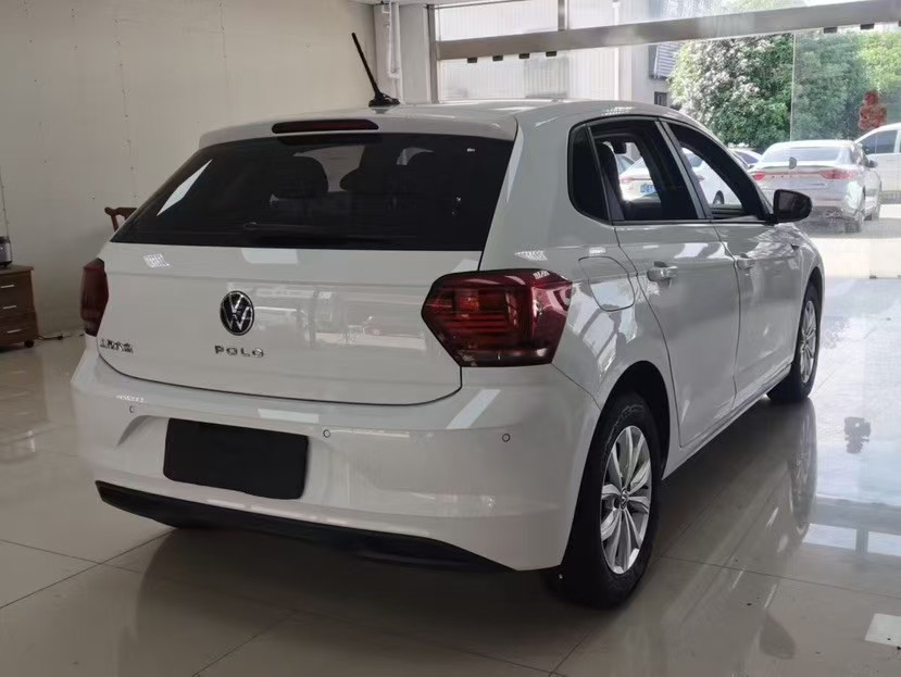 Volkswagen Polo 2023 car image #2