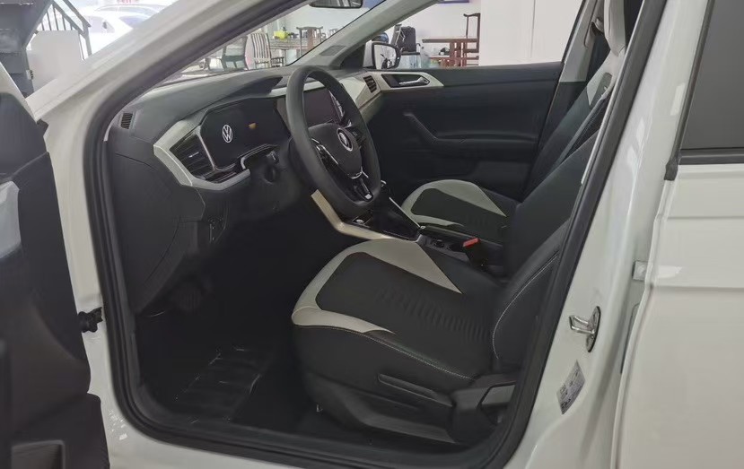 Volkswagen Polo 2023 car image #4