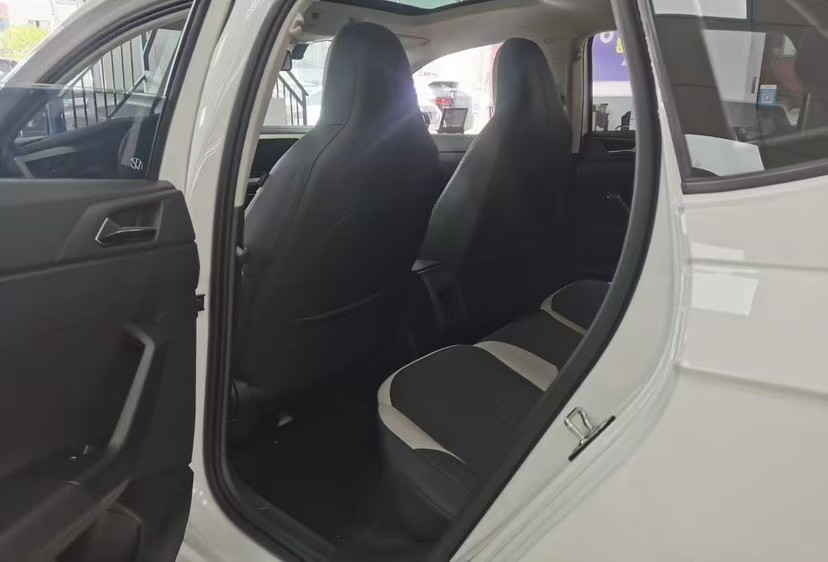 Volkswagen Polo 2023 car image #6