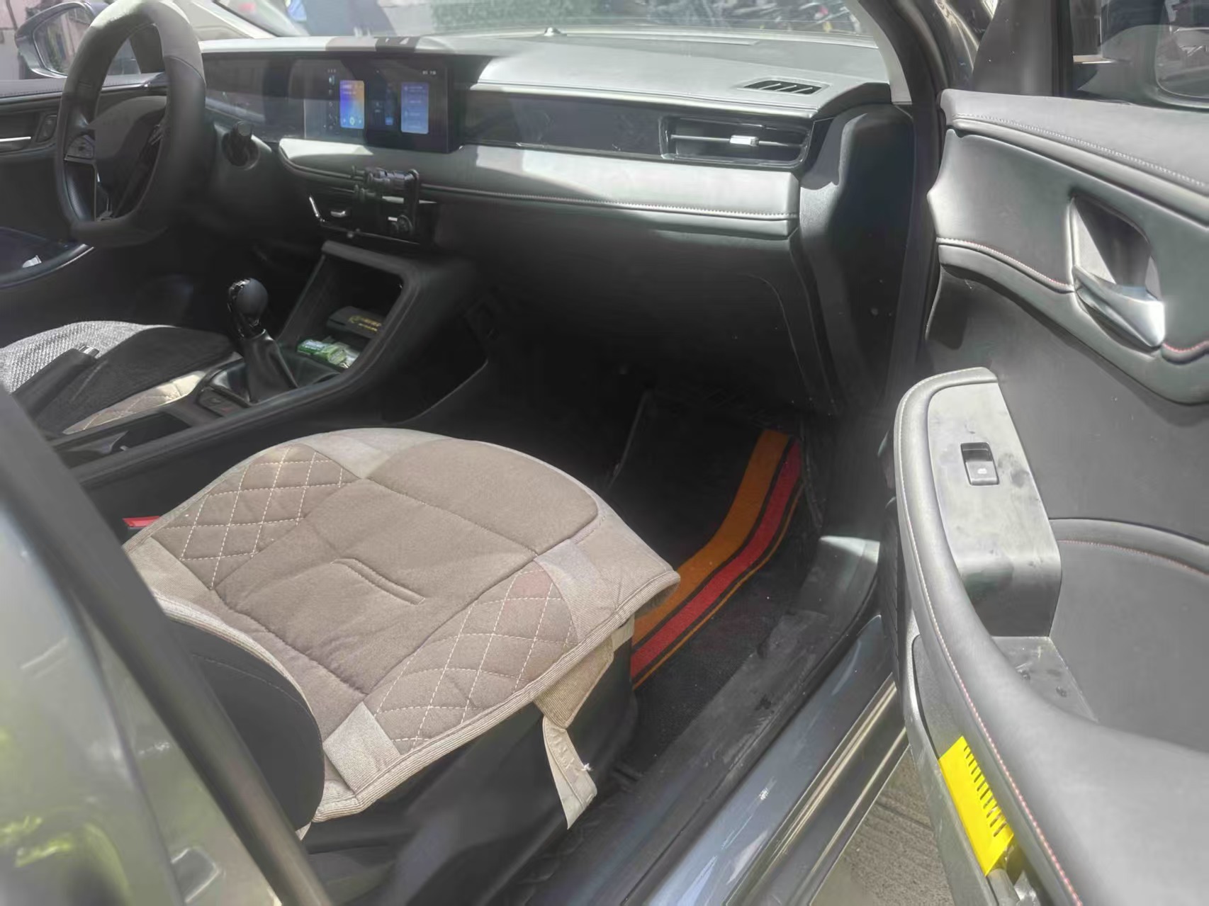 Roewe i5 2024 #8 Roewe i5 2024 image de voiture #8