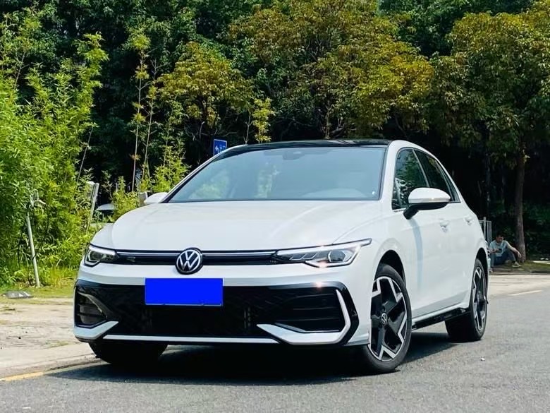 Volkswagen Golf 2025 Volkswagen Golf 2025 immagine di auto