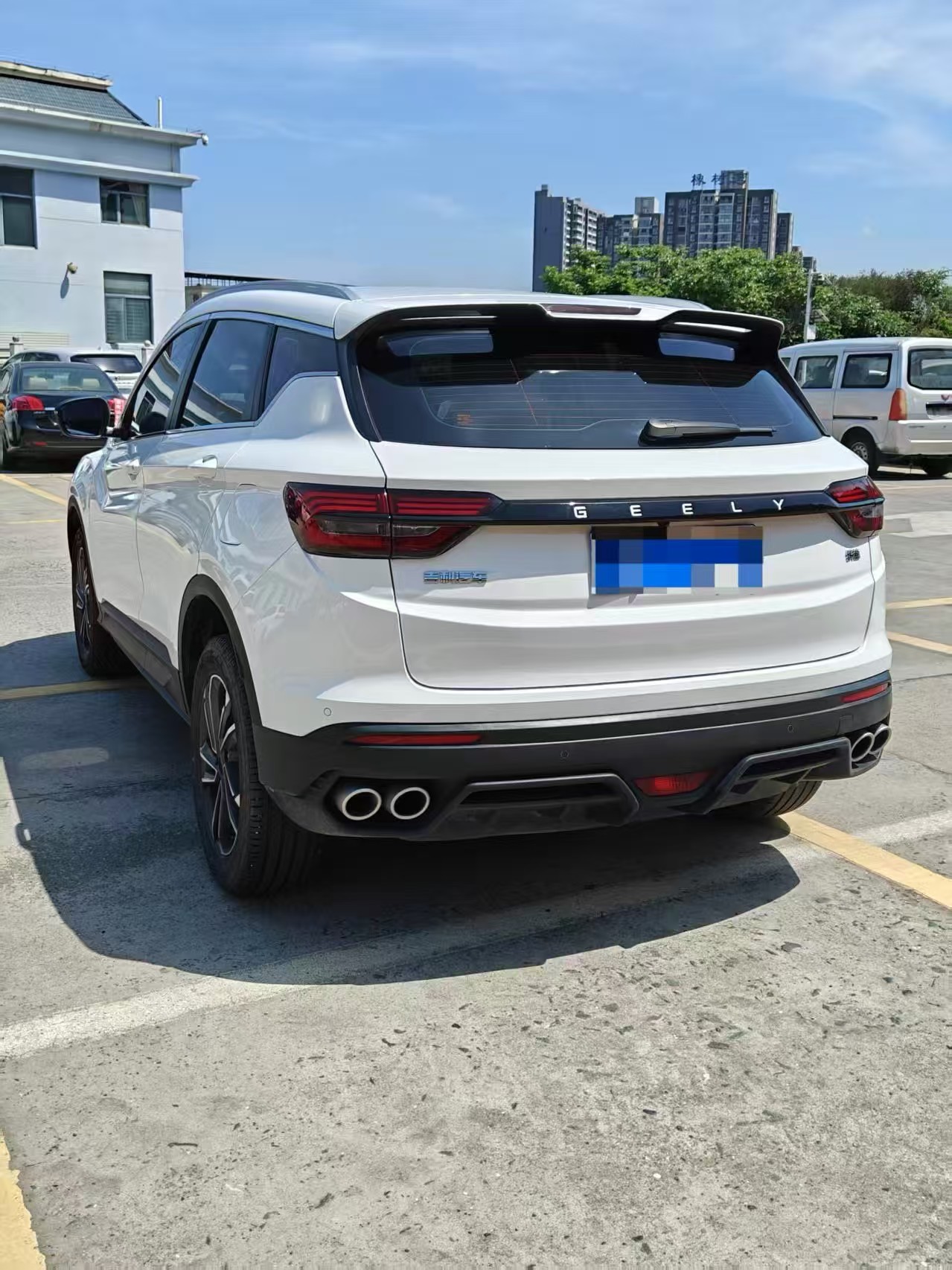 GEELY Coolray 2023 car image #3