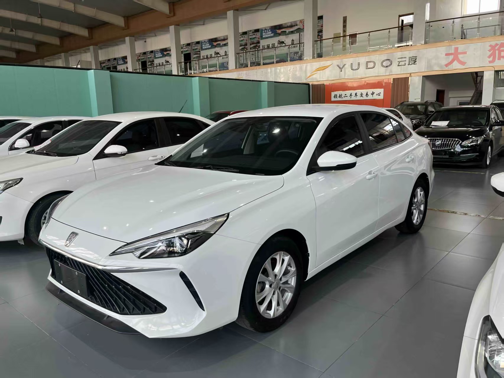 Roewe i5 2023 image de voiture 